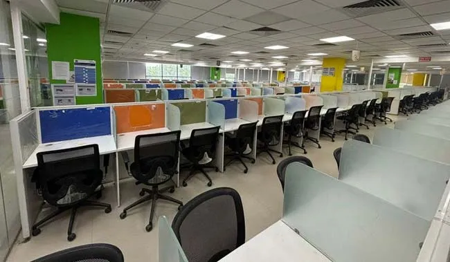 Fully furnished office with workstations in Ahmedabad